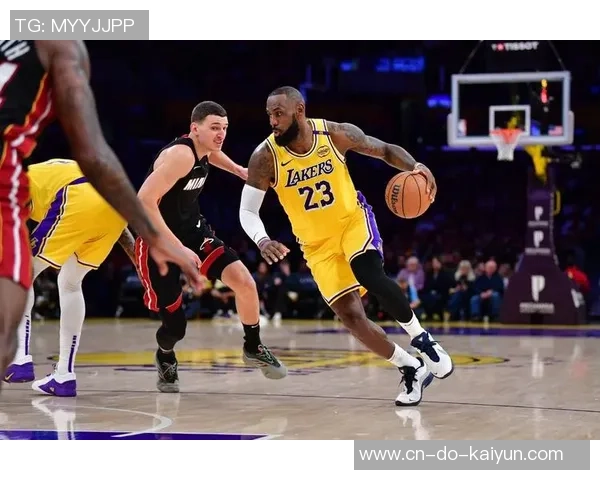 湖人对决热火第一节精彩回顾与赛场瞬间分析